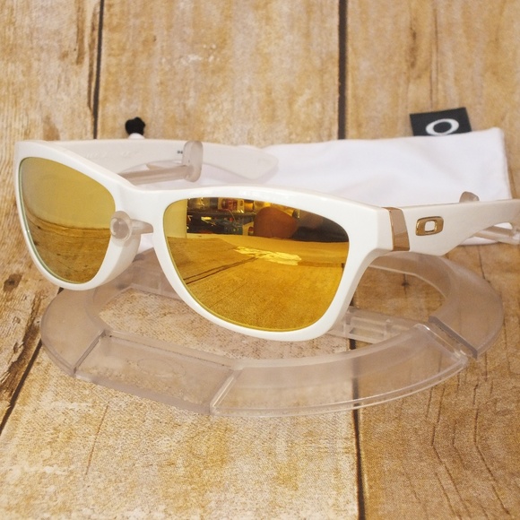 oakley jupiter iridium